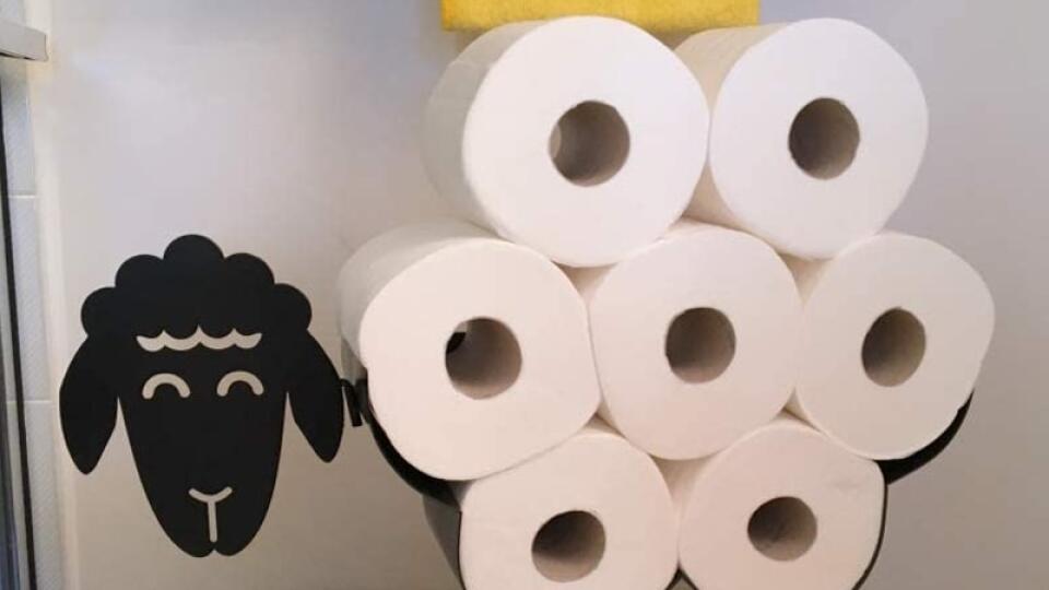 Zásobník na toaletný papier v tvare ovečky.