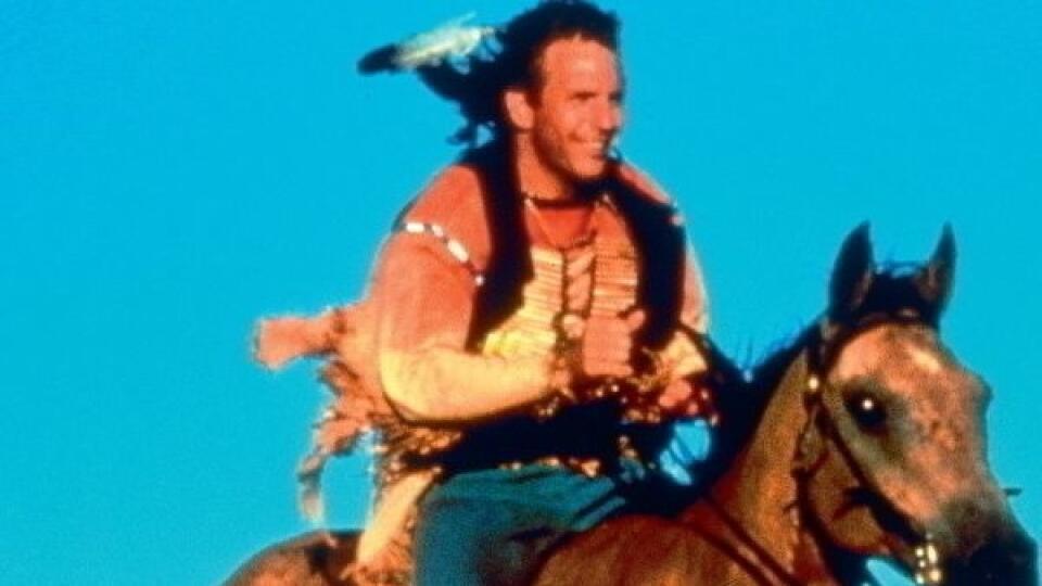 Kevin Costner vo filme Tanec s vlkmi