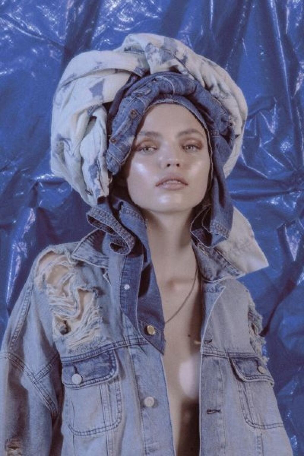 módna story denim