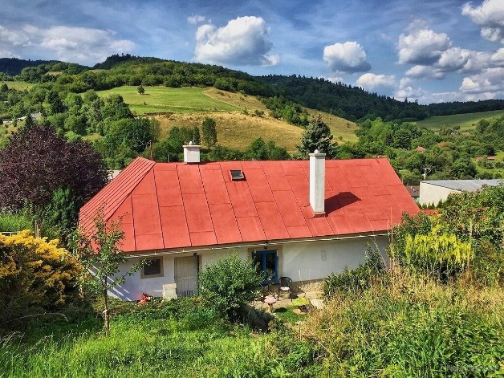 Speváčka Zdenka Predná žije v Banskej Štiavnici, kde pred pár rokmi predávala svoju milovanú chalúpku. Dnes má s rodinou iný dom.