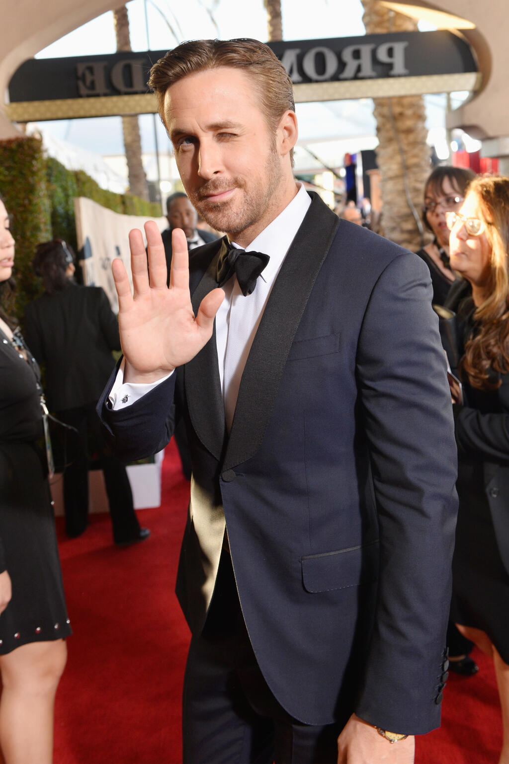 Ryan Gosling (40)
Hollywoodsky krásavec odišiel zo strednej školy, keď mal 17. Už vtedy mal za sebou detské varieté od Disneyho „The Mickey Mouse Club“, po boku napríklad Britney Spears. Pokračoval kanadskými filmami a seriálmi a postupným nájazdom na Hollywood.