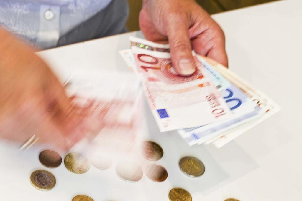 Poplatkov za poistenie sa dlžníci počas odkladu splátok úveru nezbavia
