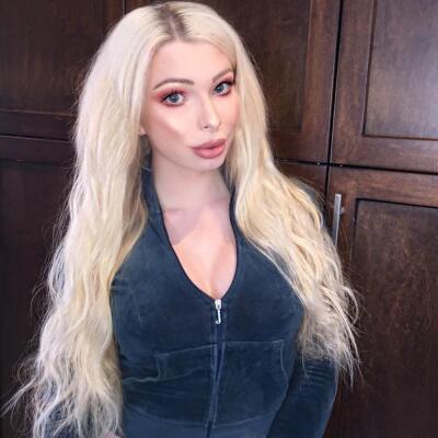 Má iba 23 rokov a množstvo plastických operácií: Chcela byť ako Marilyn Monroe, no je ako...Fú!