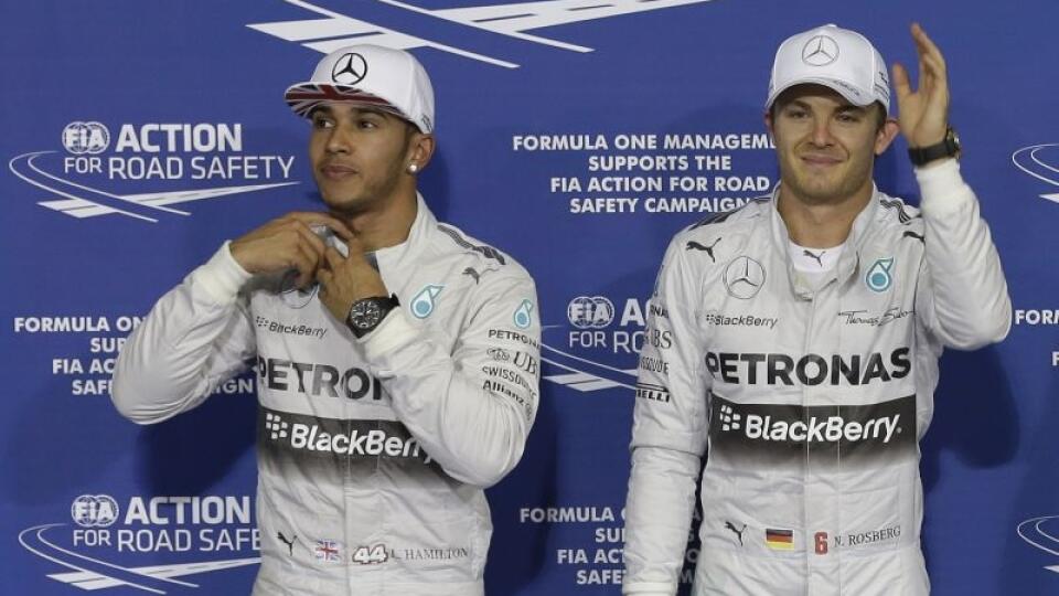 Hamilton a Rosberg sa poznajú prakticky odmalička, no počas ich pôsobenia v Mercedese sa z nich stali nezmieriteľní rivali.