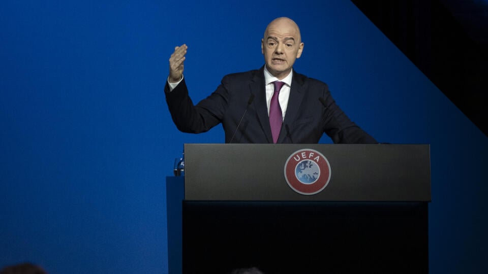 KK43 Amsterdam - Na archívnej snímke z 3. marca 2020 prezident Medzinárodnej futbalovej federácie (FIFA) Gianni Infantino v Amsterdame. Prezident Medzinárodnej futbalovej federácie (FIFA) Gianni Infantino sa v stredu 9. septembra 2020 stretol s talianskym predsedom vlády Giuseppem Contem. Hlavnou témou bol návrat divákov na štadióny. FOTO TASR/AP
FILE - In this Tuesday, March 3, 2020 file photo, FIFA President Gianni Infantino addresses a meeting of European soccer leaders at the congress of the