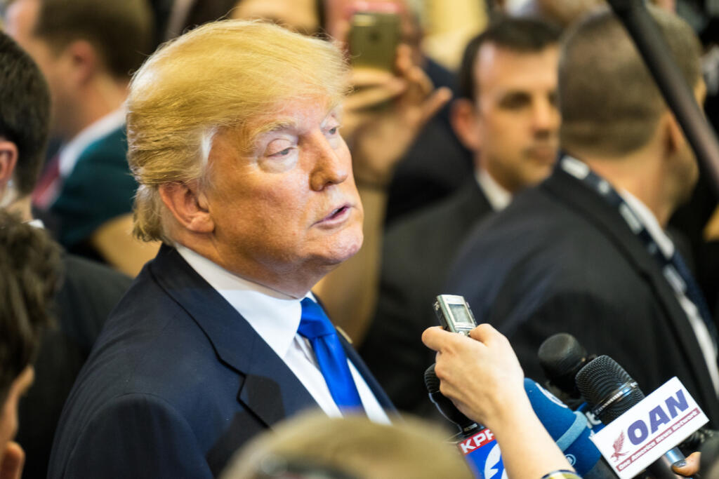 Houston,-,February,25,,2016:,President,Donald,Trump,Talks,To