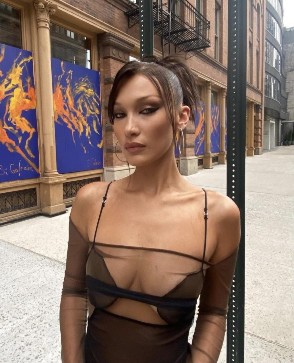 „Foxy eyes“ preslávila topmodelka Bella Hadid.