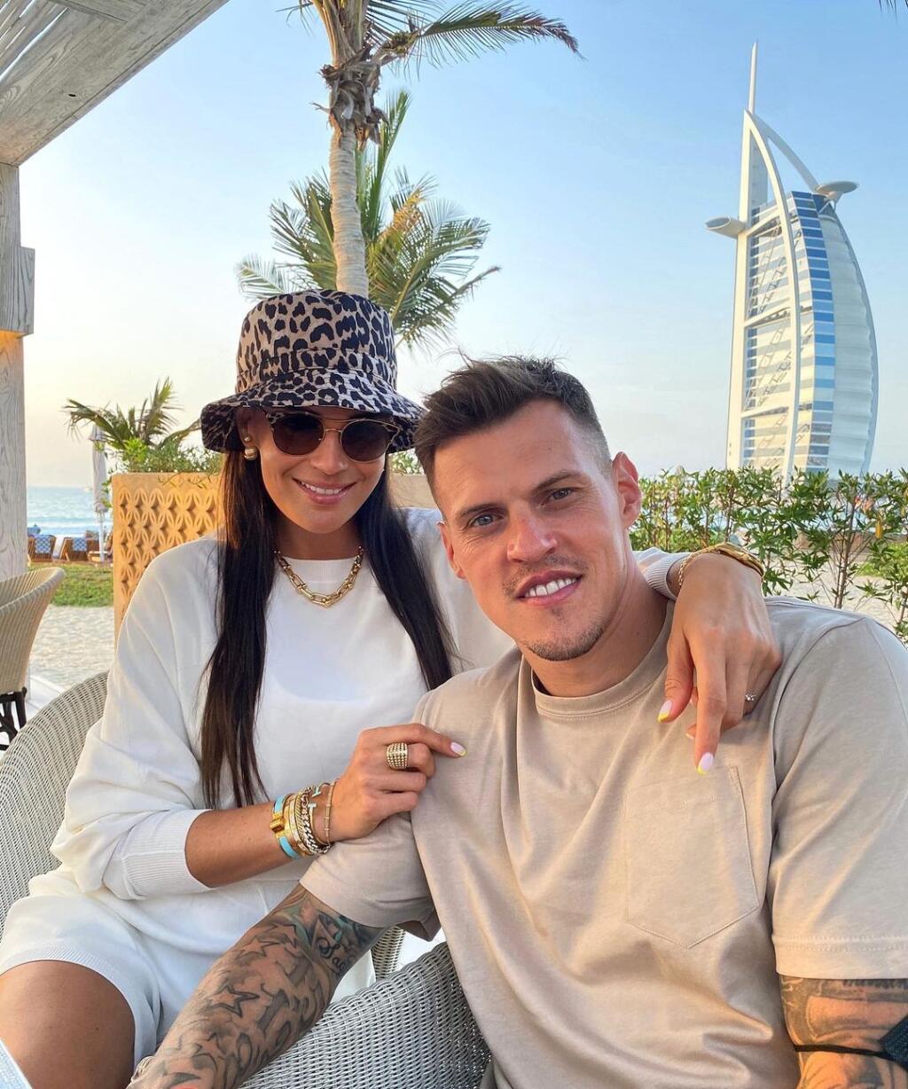 Slovenský futbalista vie dopriať svojej rodinke luxus aj za hranicami. Takto si Škrtelovci užívali v Dubaji na dovolenke.