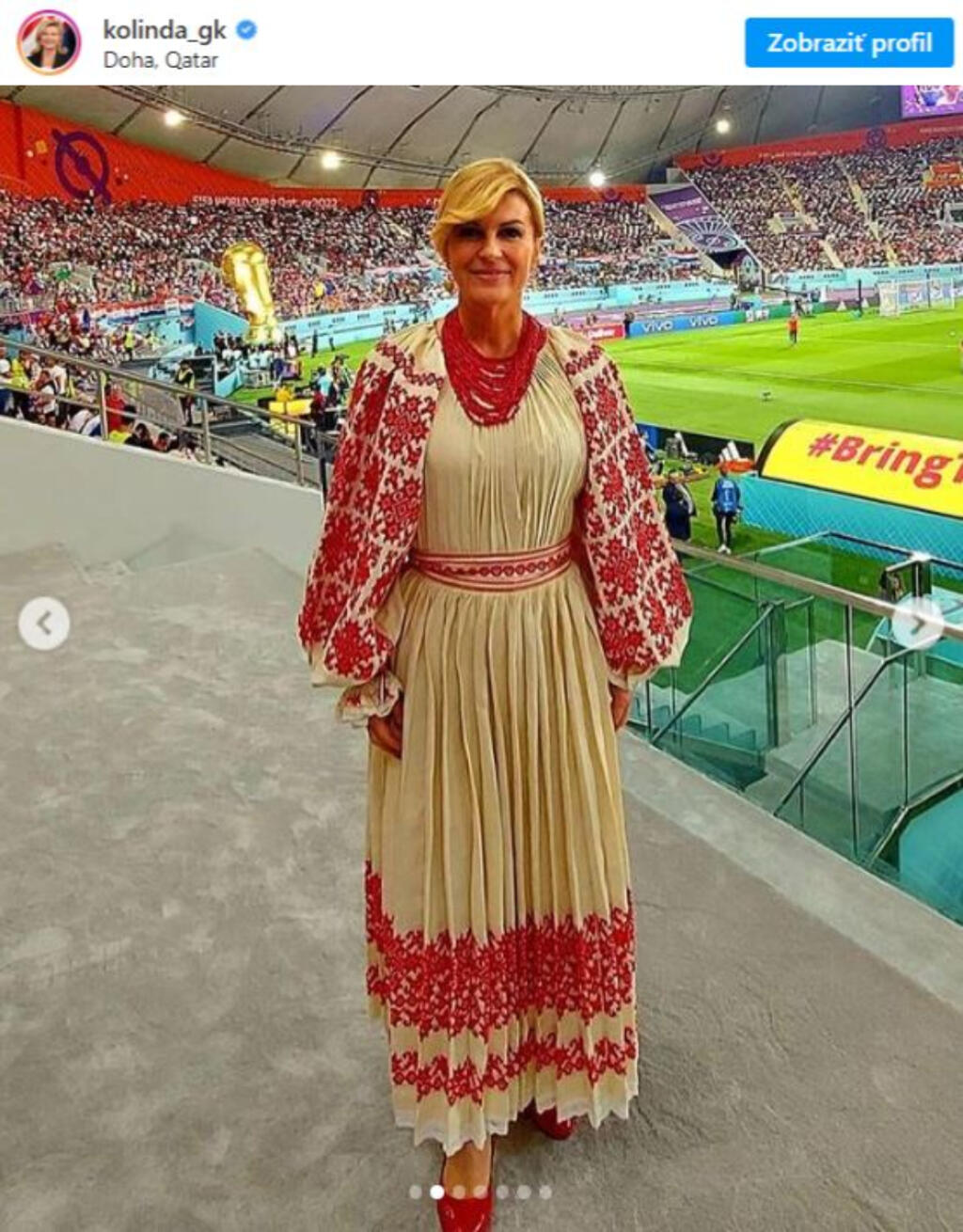 Bývalá prezidentka nechýbala na zápase Chorvátska proti Kanade. Sledovala ho z VIP lóže v šatách pripomínajúcich kroj, no sľúbila, že na posledný zápas