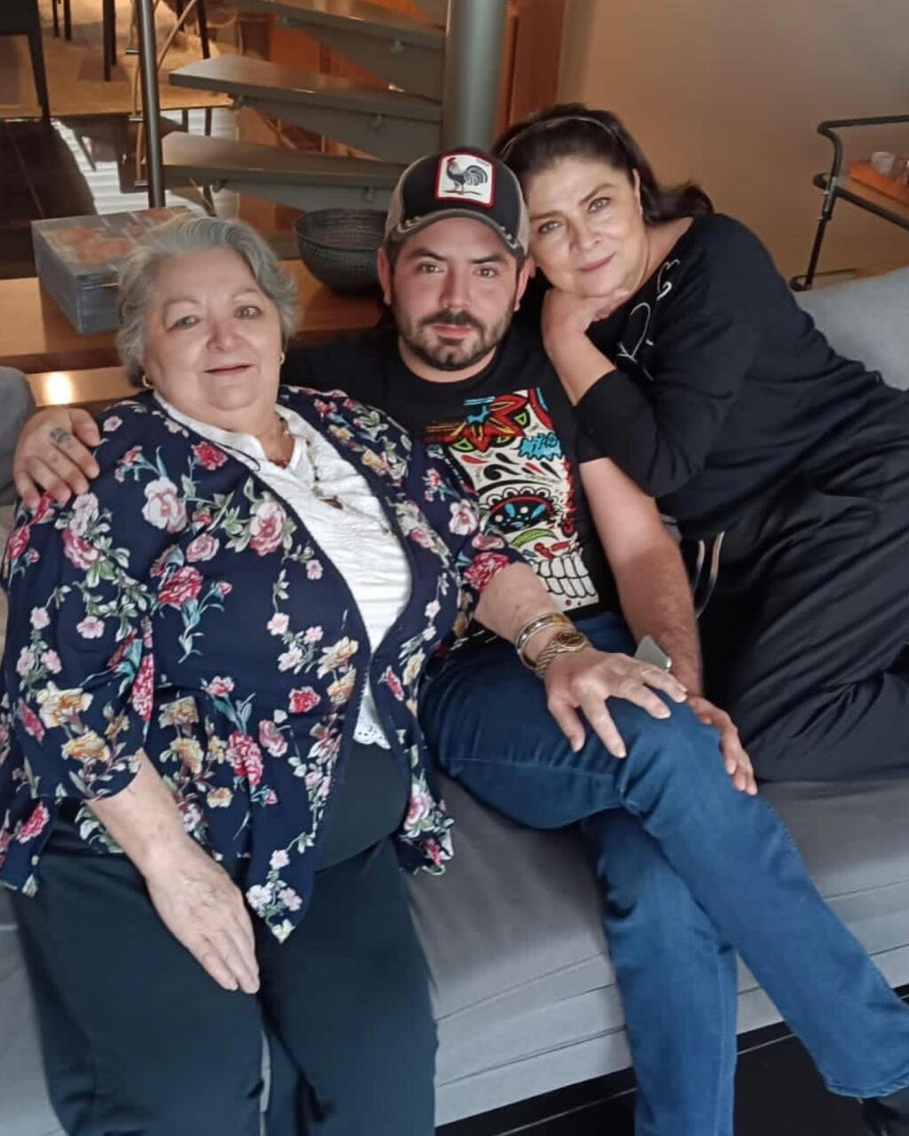 Victoria Ruffo so synom.