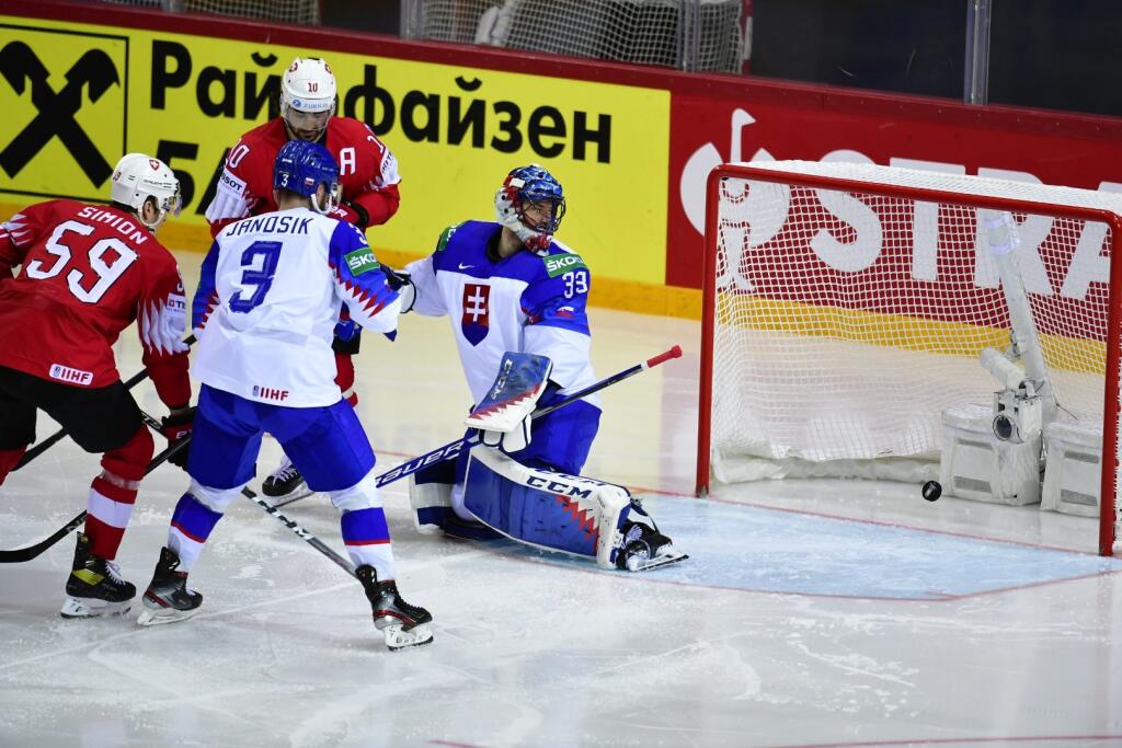 Július Hudáček po prílete na Slovensko skritizoval realizačný tím a ukončil reprezentačnú kariéru.