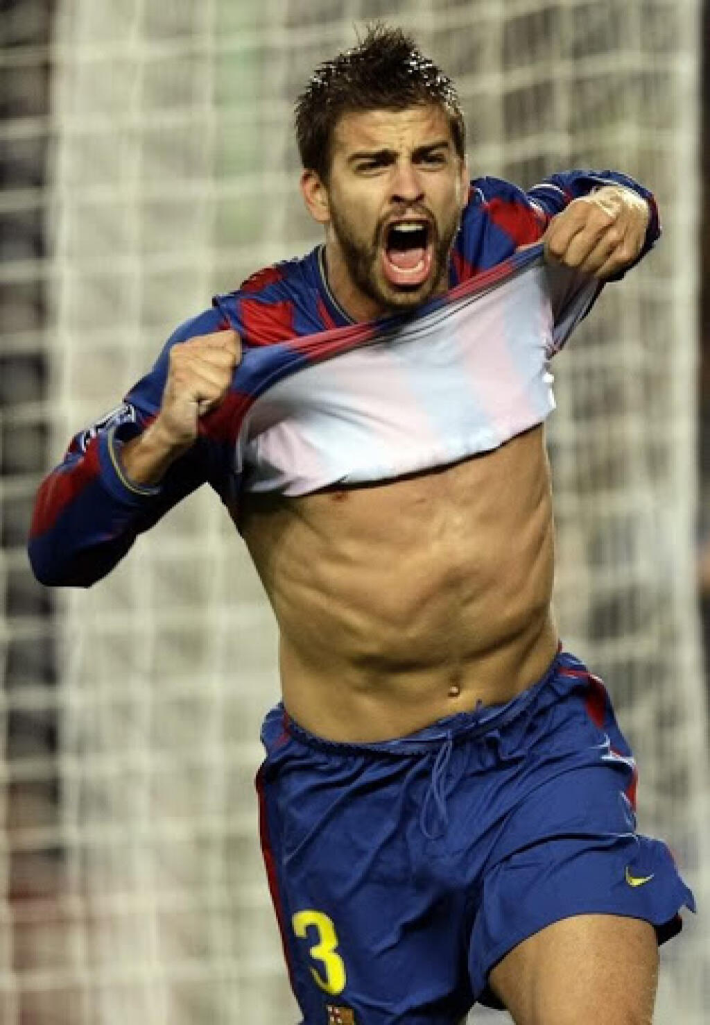 6. Opora zadných radov FC Barcelona Gerard Pique sa pravidelne umiestň§uje vysoko v rebríčkov krásy futbalistov. Jeho srdce však už niekoľko rokov patrí speváčke Shakire, ale 7,5% opýtaných žien by to s ním risklo aj za cenu hnevu temperamentnej Kolumbijčanky.