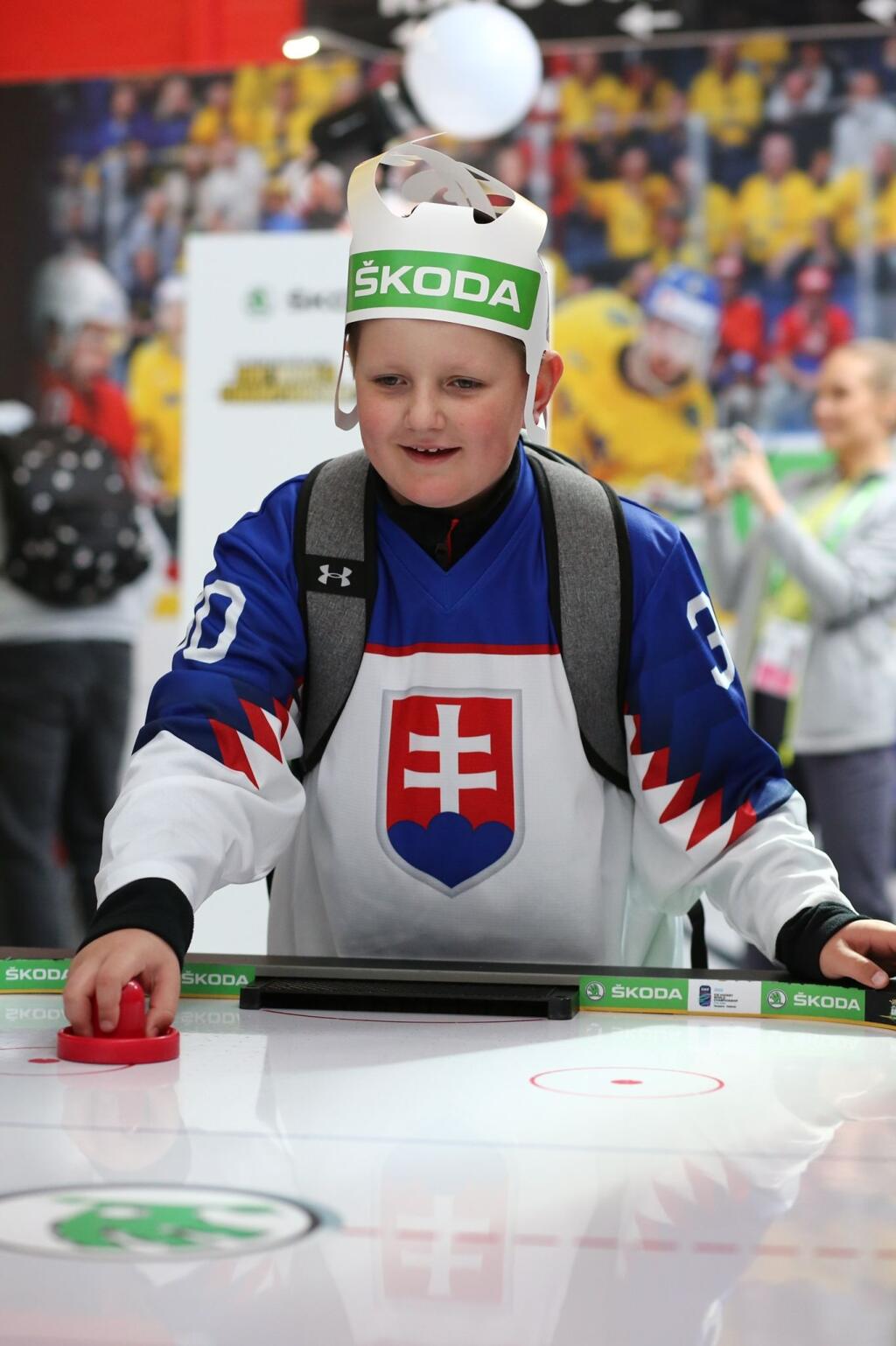 V hľadisku nechýbali ani malí slovenskí praznivci.
