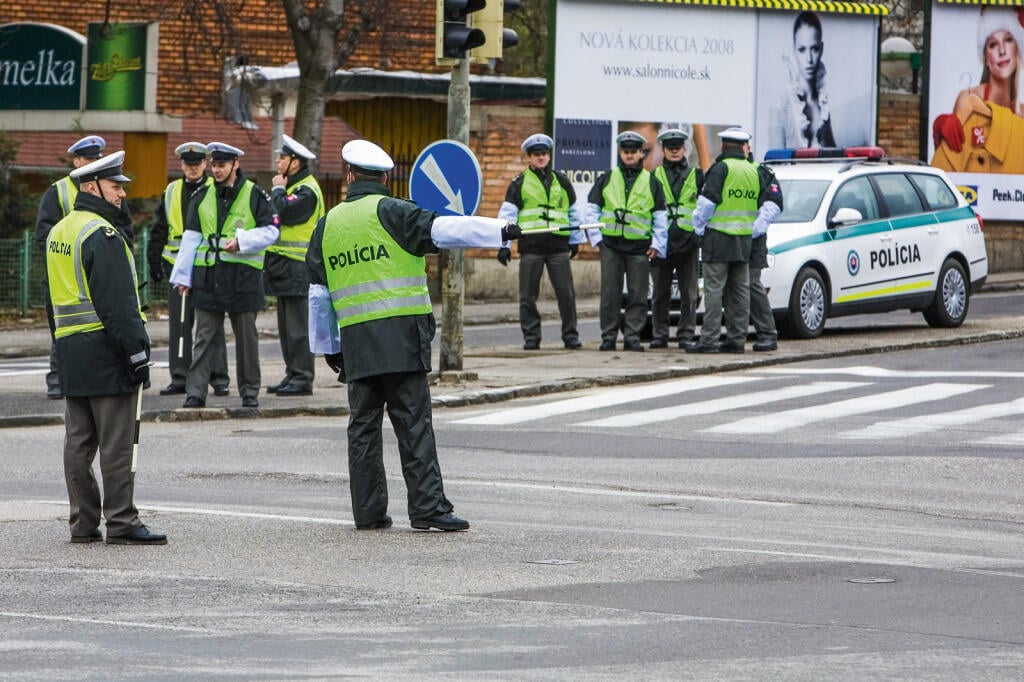 Rezort vnútra tvrdí, že platy policajtov zohľadňujú aj miesto výkonu služby.