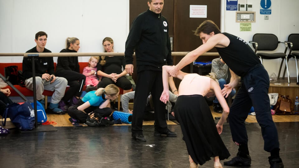 Pripravuje premiéru: Pol roka s tanečníkmi nacvičuje predstavenie kultového muzikálu West Side Story.