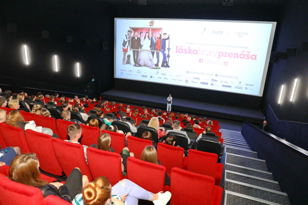 Módna polícia z filmu Láska hory prenáša.