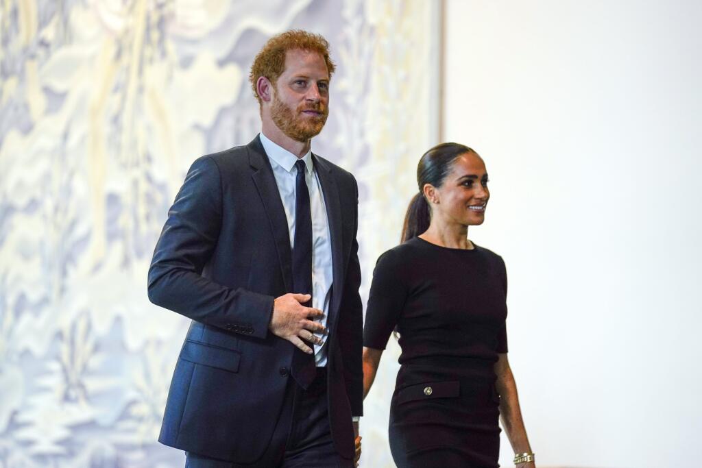Princ Harry a Meghan Markle prichádzajú do sídla Organizácie Spojených národov.