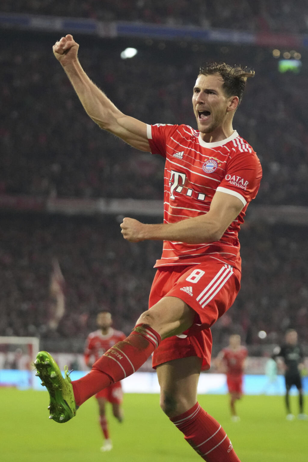 WA 45 Mníchov - Futbalista Bayern Mníchov Leon Goretzka sa teší po strelení gólu v zápase 14. kola nemeckej Bundesligy Bayern Mníchov - Werder Brémy v Mníchove v utorok 8. novembra 2022. FOTO TASR/AP
Bayern's Leon Goretzka celebrates after scoring his side's third goal during the Bundesliga soccer match between Bayern Munich and Werder Bremen at the Allianz Arena in Munich, Germany, Tuesday, Nov. 8, 2022. (AP Photo/Matthias Schrader)