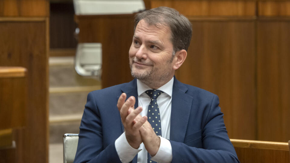 Poslanci parlamentu SR schválili sadzbu dane z pridanej hodnoty (DPH), ktorá sa dočasne zníži na 10 %, a to nielen na lanovky či vleky, ale aj na reštauračné a stravovacie služby. Vyplýva to z pozmeňujúceho návrhu poslanca Karola Kučeru (OĽANO) k vládnej novele zákona o DPH, ktorú v utorok schválila Národná rada (NR) SR. Na snímke podpredseda vlády a minister financií SR Igor Matovič (OĽANO) po hlasovaní počas 78. zasadnutia NR SR 6. decembra 2022 v Bratislave. FOTO TASR - Martin Baumann