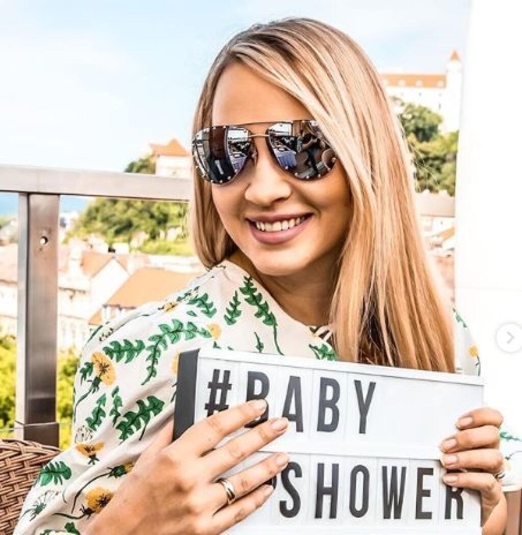 Barbore Krajčírovej pripravili kamarátky tajnú oslavu ešte nenarodeného dieťatka., tzv. baby shower party.