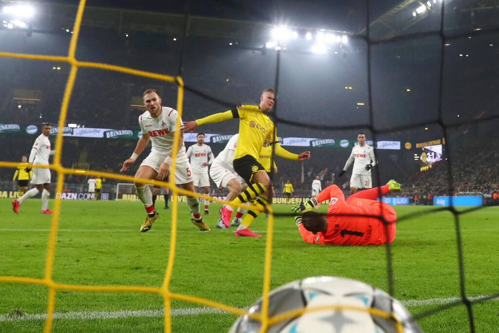 V súčasnosti 19-ročný Haaland svojimi výkonmi dobýja Európu.