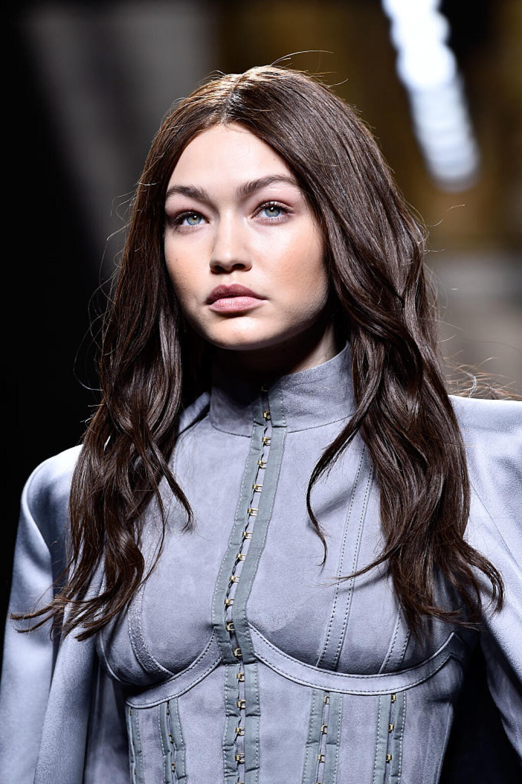 Modelka Gigi Hadid s novým parochňovým účesom.