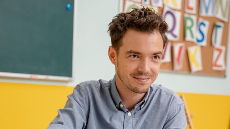 Pokrokový učiteľ v Oteckoch. Dávid je za novú rolu v seriáli vďačný.