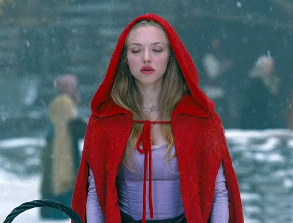 Amanda Seyfried ako Červená Čiapočka