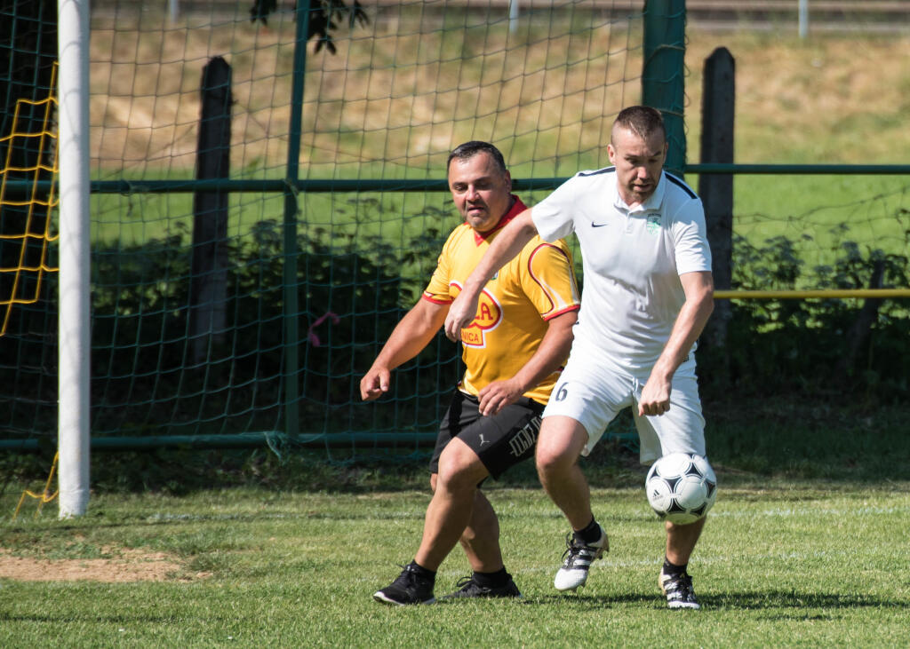 Žigmund Pálffy je stále aj náruživý futbalista.
