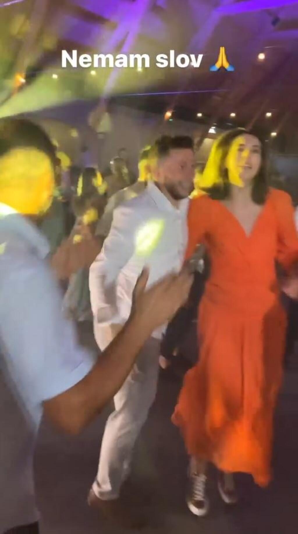 Na svadbe nechýbala ani Petra Vlhová, ktorú Klimčík trénuje. Lyžiarska hviezda sa dobre bavila, vyzvŕtal ju hokejista Sukeľ.