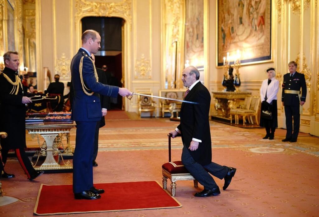25. januára 2022 vo Westminsterskom paláci bol hercovi udelený titul Sir.