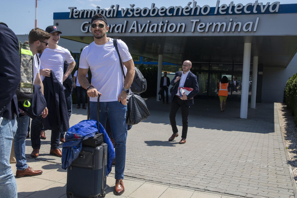 Slovenská hokejová reprezentácia sa vrátila zo šampionátu po tom, ako vypadla vo štvrťfinále.