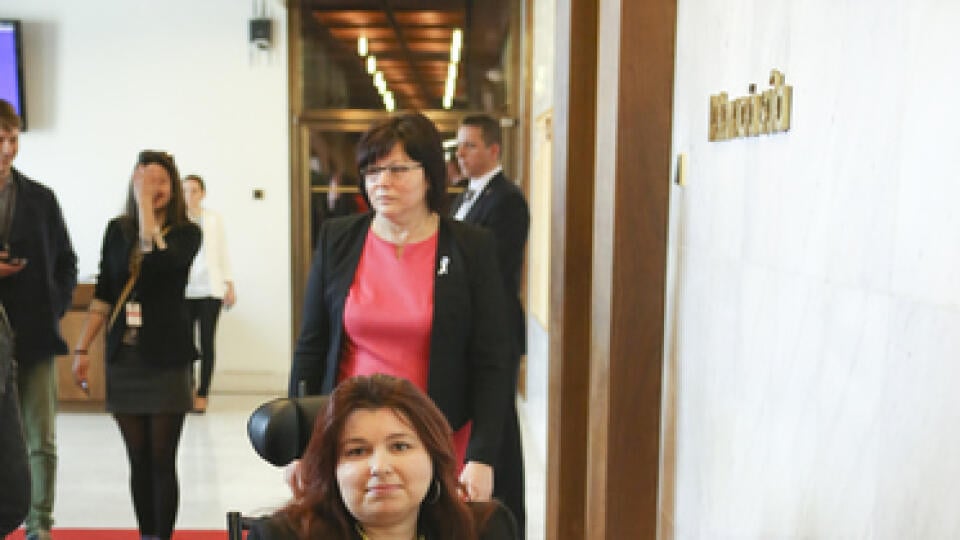 Poslankyňa Silvia Petruchová sa vydala za cudzinca.