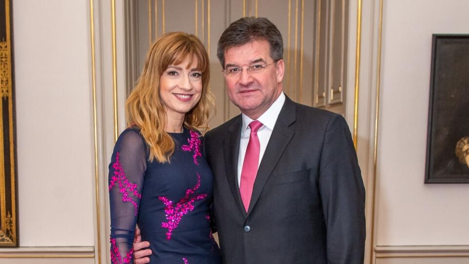 ZNOVA BABKOU Moderátorka Jarmila Lajčáková-Hargašová, na snímke s manželom, ministrom zahraničných vecí Miroslavom Lajčákom, sa pripravuje na príchod ďalšieho vnúčaťa.