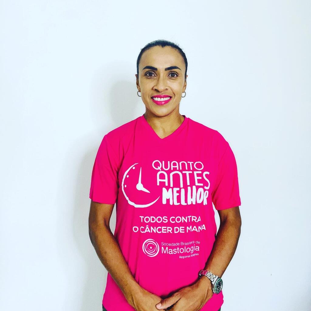 Futbalistka Marta je považovaná za najlepšiu v histórii a teraz sa bude vydávať za spoluhráčku.