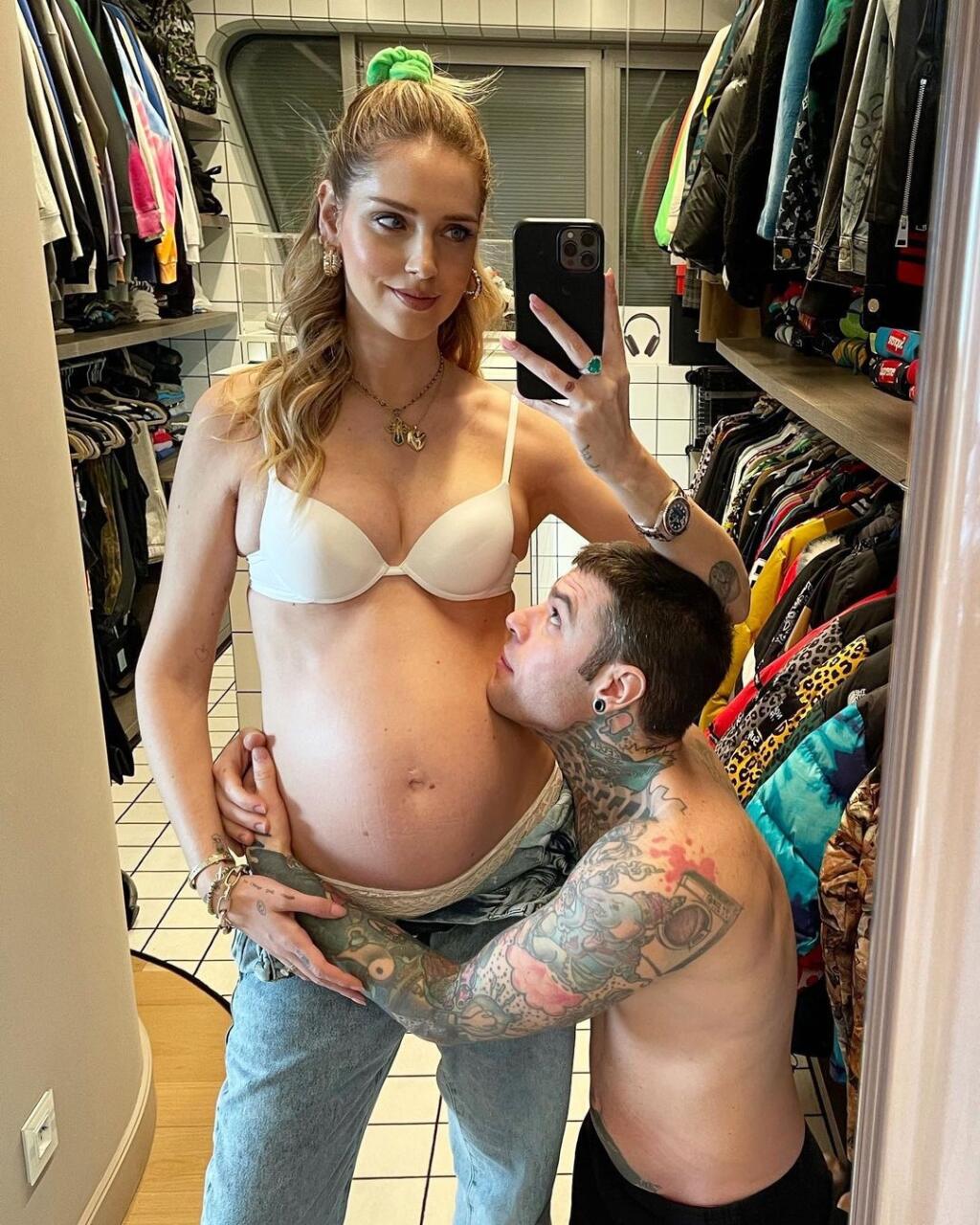 Talianska influencerka a podnikateľka Chiarra Feragni (33) si na svojom svetoznámom blogu The Blonde Salad vybudovala kariéru a dnes patrí medzi najznámejšie internetové celebrity. Okrem módnej inšpirácie svojim sledovateľom na sociálnych sieťach pravidelne ukazuje aj veľkú časť zo svojho súkromia.