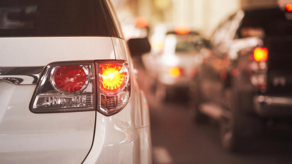 Rear,Lamp,Signals,For,Turn,Of,Car,On,Street