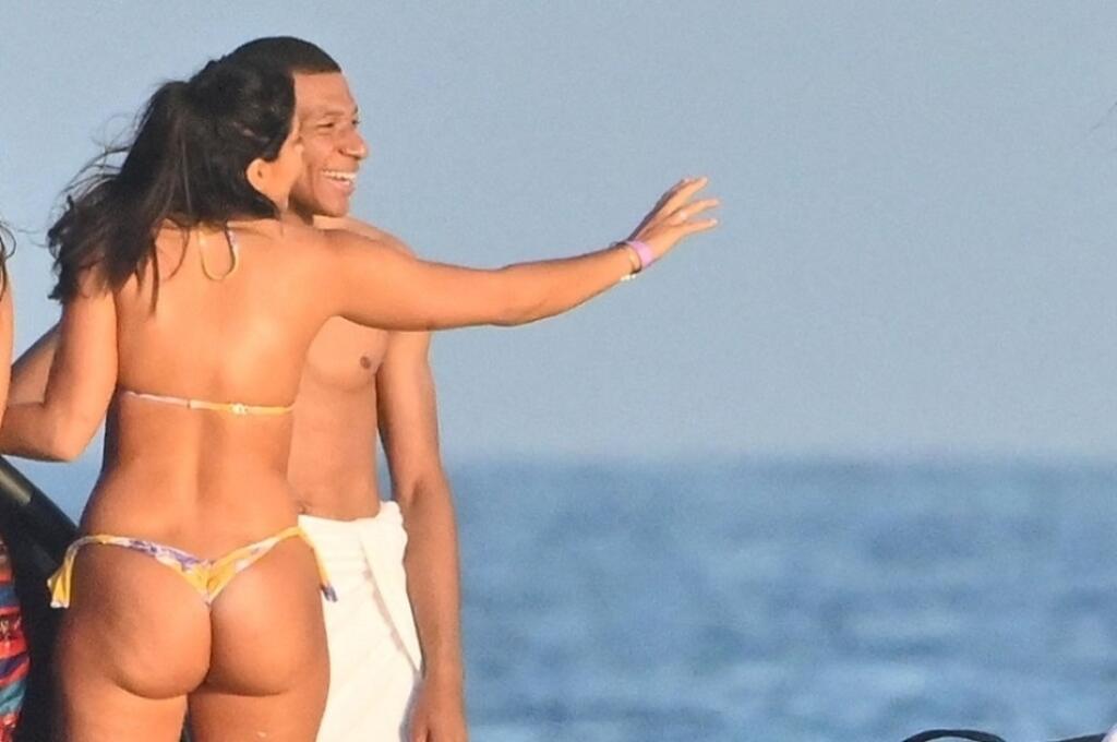 Kylian v spoločnosti SEXY tmavovlások