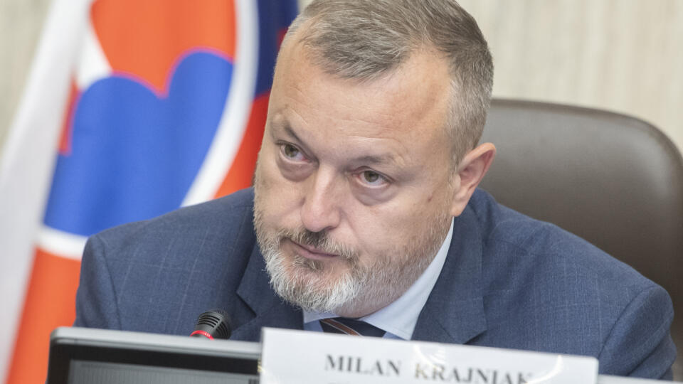 Na snímke minister práce, sociálnych vecí a rodiny SR a predseda Hospodárskej a sociálnyej rady (HSR) Milan Krajniak (Sme rodina) počas rokovania HSR v pondelok 22. augusta 2022 v Bratislave. FOTO TASR - Martin Baumann