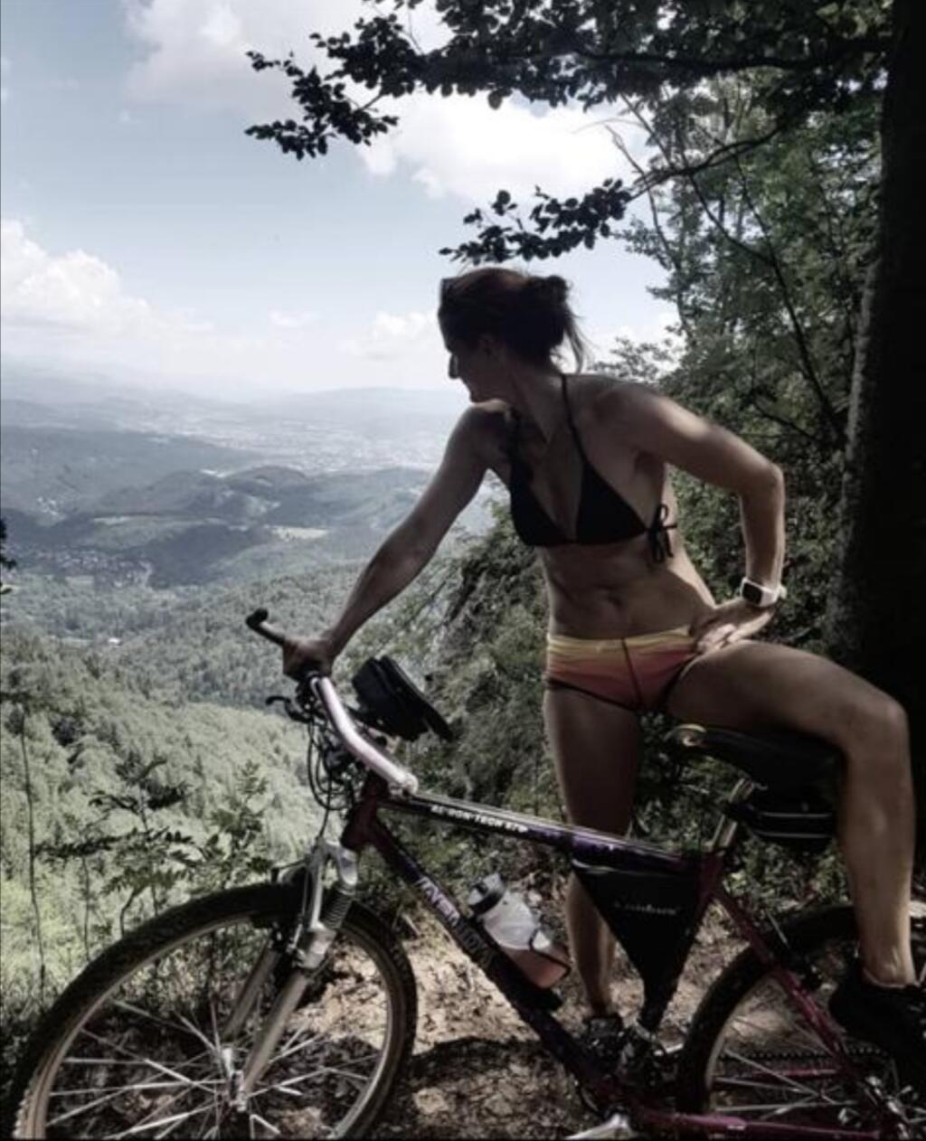 Martina Halinárová-Jašicová je bývalá slovenská biatlonistka.