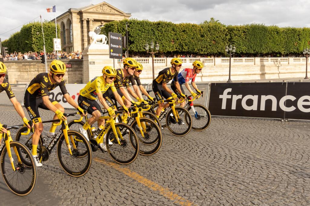 Tím okolo Jonasa Vingegaarda. Jumbo Visma sa premenoval na Visma | Lease a Bike.