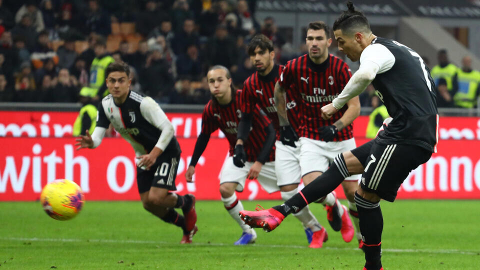 AC Milan v Juventus - Coppa Italia: Semi Final