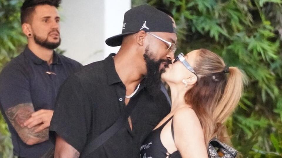 Larsa Pippen a Marcus Jordan sa už neskrývajú a hrdo chodia po ulici ruka v ruke.