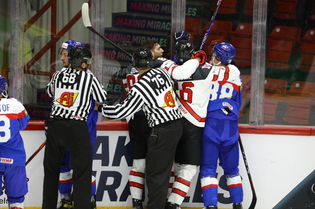 Slovenskí hokejisti po tesnej prehre s Nemeckom 2:1 čelili v treťom zápase na svetovom šampionáte hviezdami nabitej Kanade.