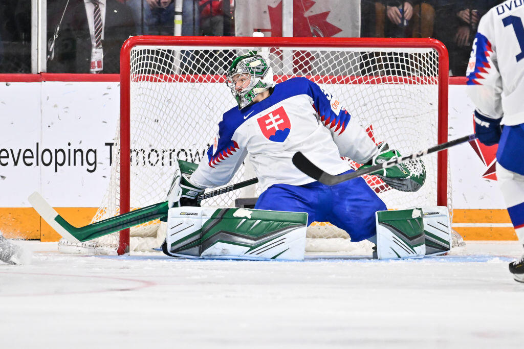Slovenský brankár Adam Gajan na juniorskom šampionáte čaroval a zaslúžene získal ocenenie najlepšieho brankára turnaja.