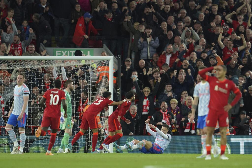 Liverpool (v červenom) zvíťazil na United 4:0