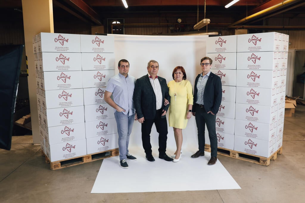 Rodinná firma Horňákovcov: syn Lukáš, otec Pavol a mama Monika, syn Filip