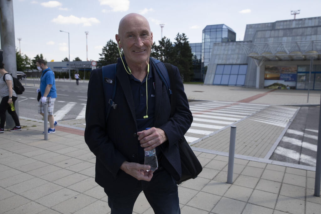 Tréner Craig Ramsay mal po prílete dobrú náladu.