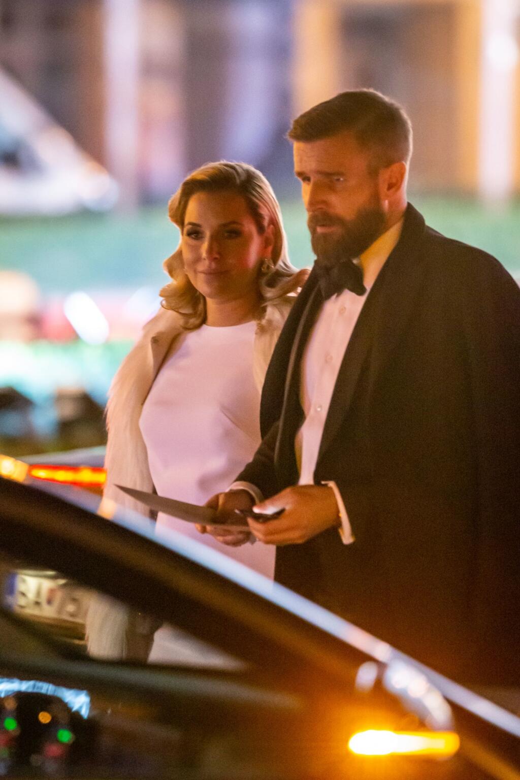 Dominika Cibulková s manželom Michalom sa taktiež bavili na plese do hlbokej noci.