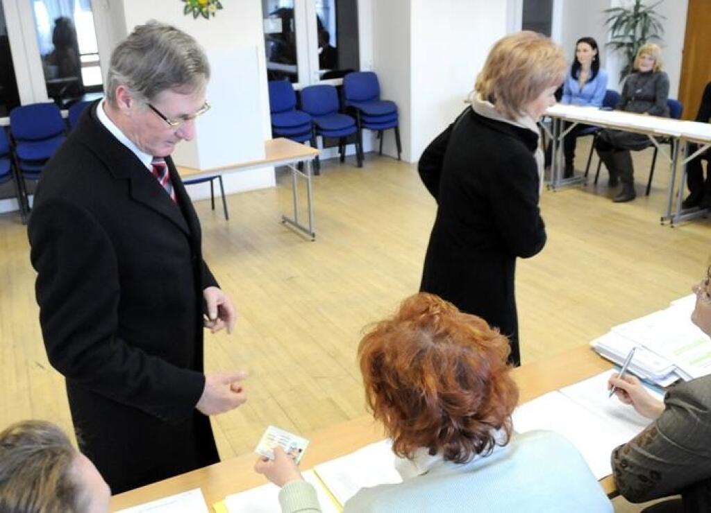 Voľby v obrazoch: Ako volili ľudia a lídri strán